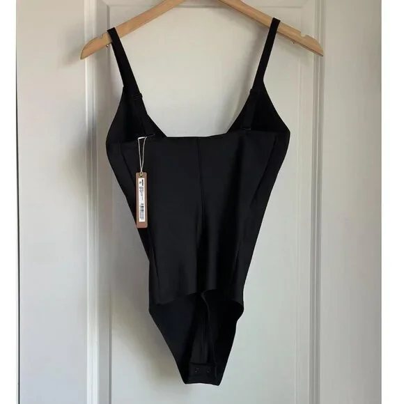 Skims Body Push Up Thong Bodysuit in Onyx, Size Medium